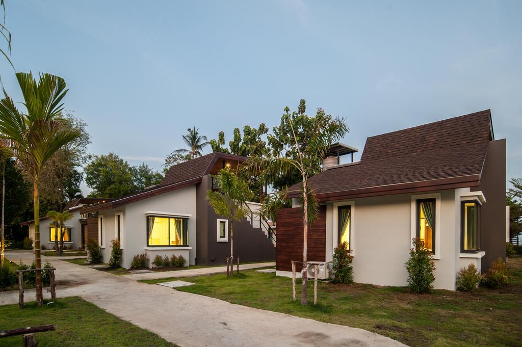 Sea Space Villa Phuket Rawai Exterior photo
