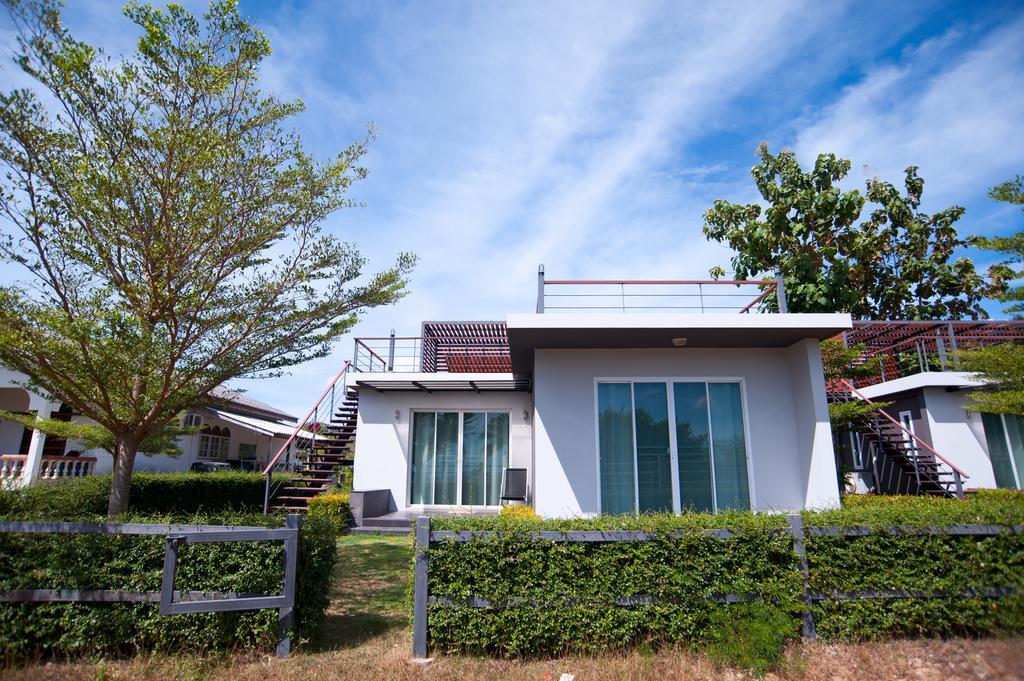 Sea Space Villa Phuket Rawai Exterior photo