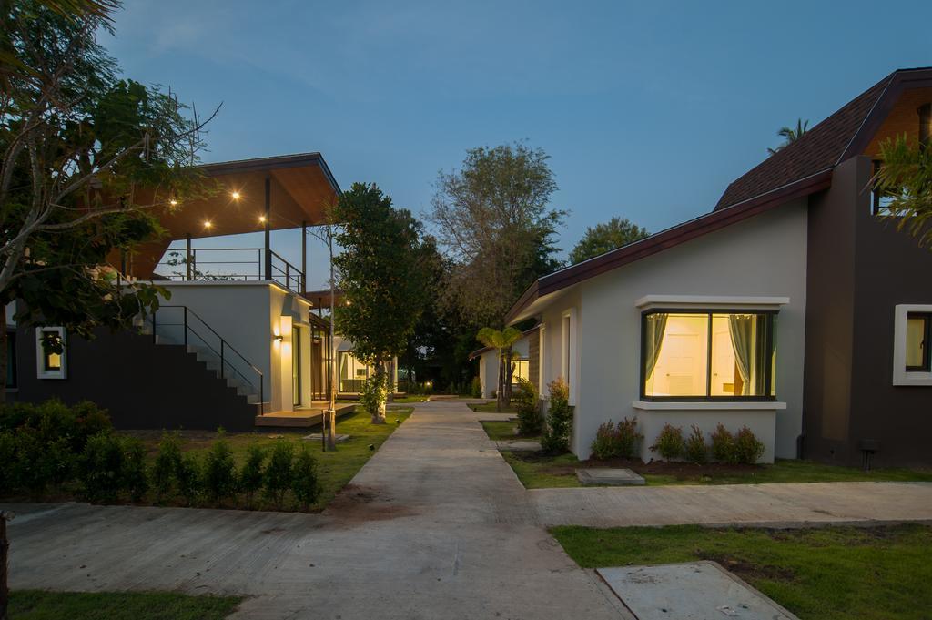 Sea Space Villa Phuket Rawai Exterior photo